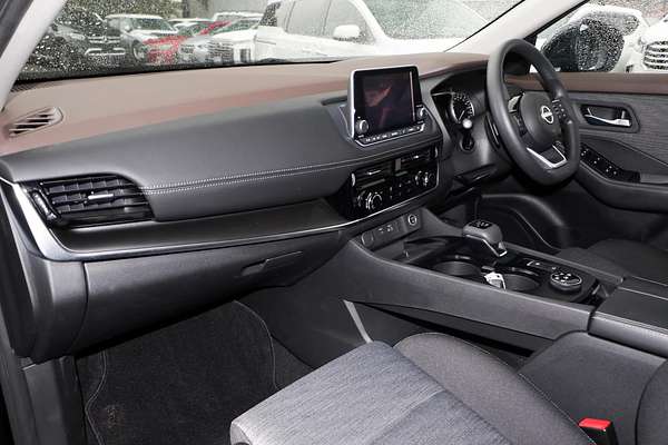 2025 Nissan X-TRAIL ST T33
