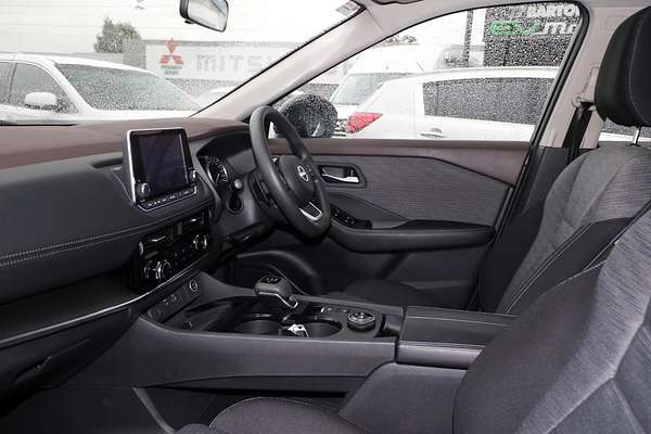 2025 Nissan X-TRAIL ST T33