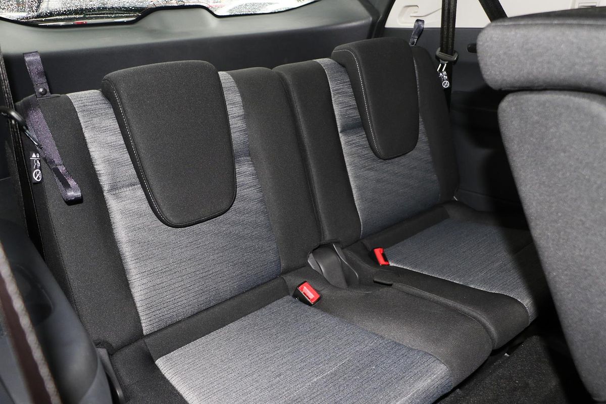 2025 Nissan X-TRAIL ST T33