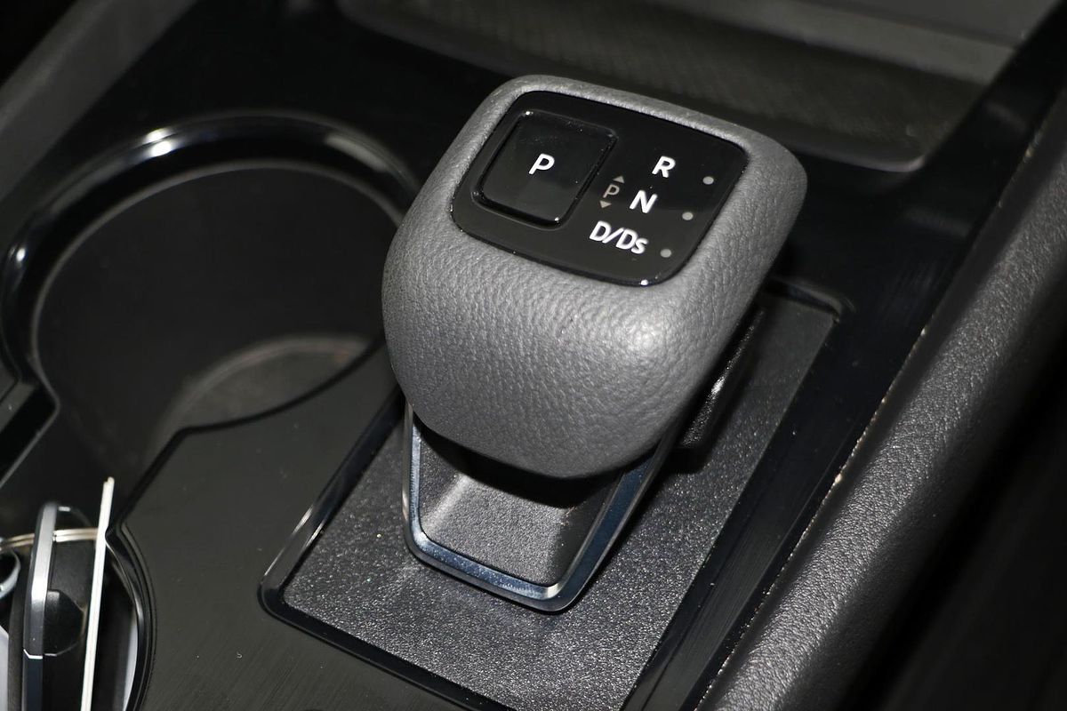 2025 Nissan X-TRAIL ST T33
