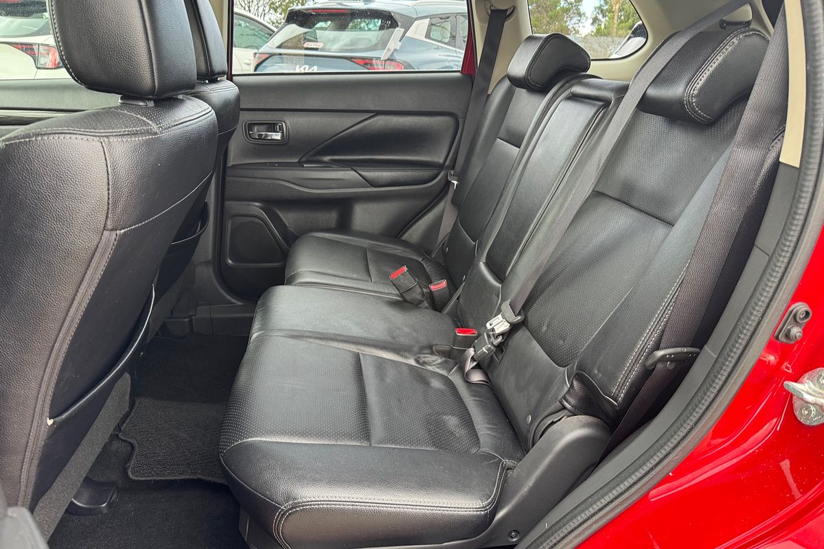 2016 Mitsubishi Outlander Exceed ZK