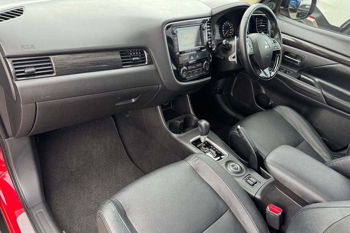 2016 Mitsubishi Outlander Exceed ZK