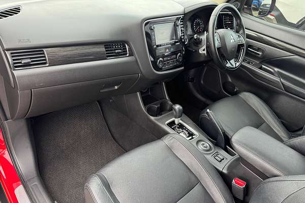 2016 Mitsubishi Outlander Exceed ZK