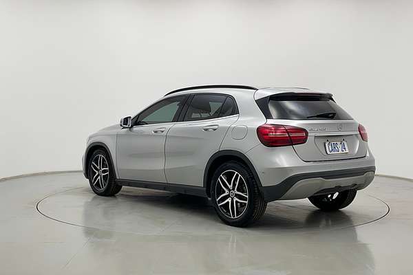 2017 Mercedes-Benz GLA-Class GLA180 X156