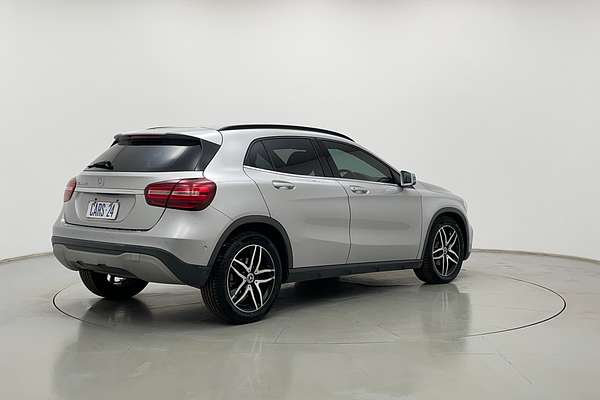 2017 Mercedes-Benz GLA-Class GLA180 X156