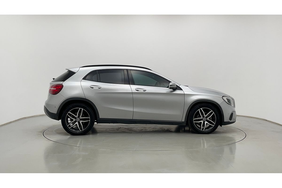 2017 Mercedes-Benz GLA-Class GLA180 X156