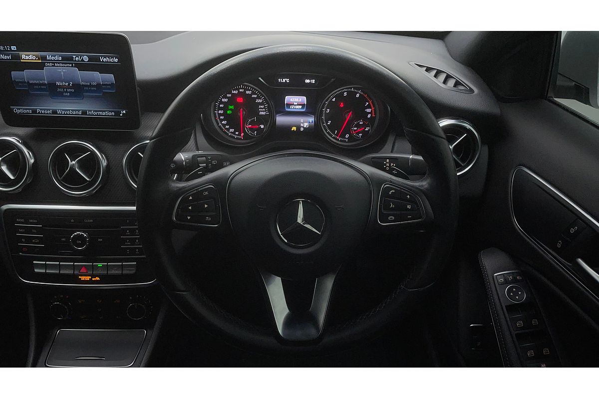 2017 Mercedes-Benz GLA-Class GLA180 X156