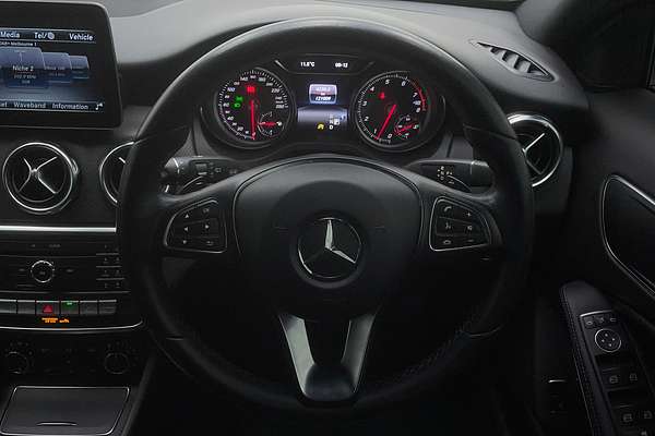 2017 Mercedes-Benz GLA-Class GLA180 X156