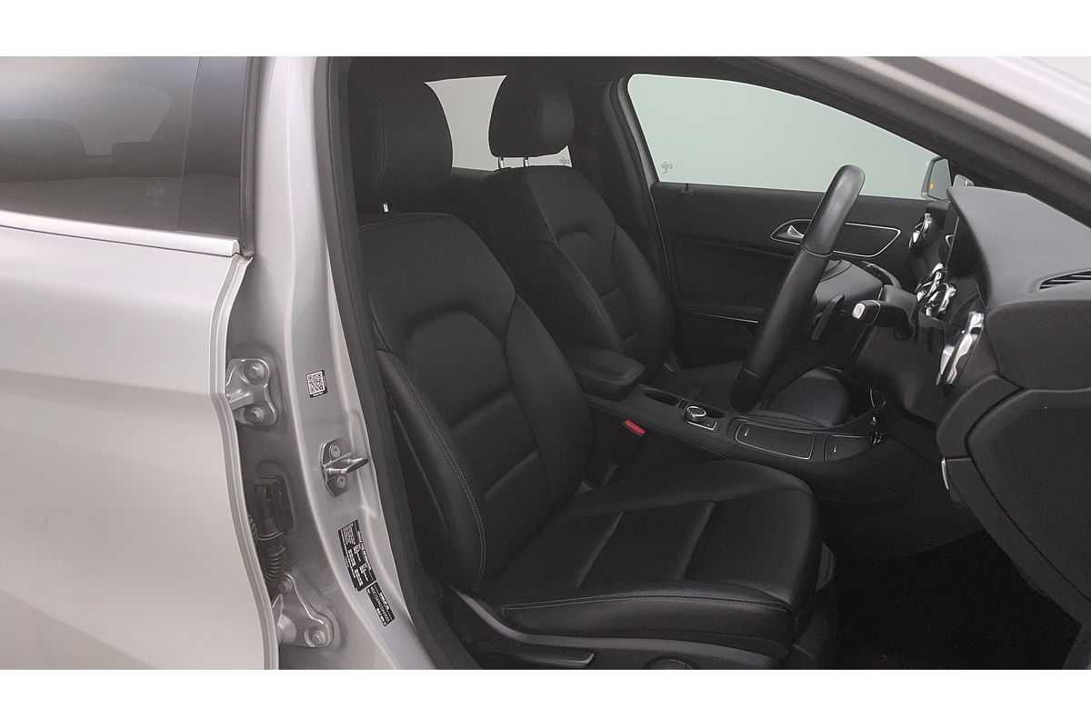 2017 Mercedes-Benz GLA-Class GLA180 X156