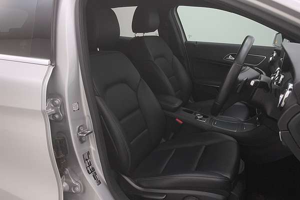 2017 Mercedes-Benz GLA-Class GLA180 X156