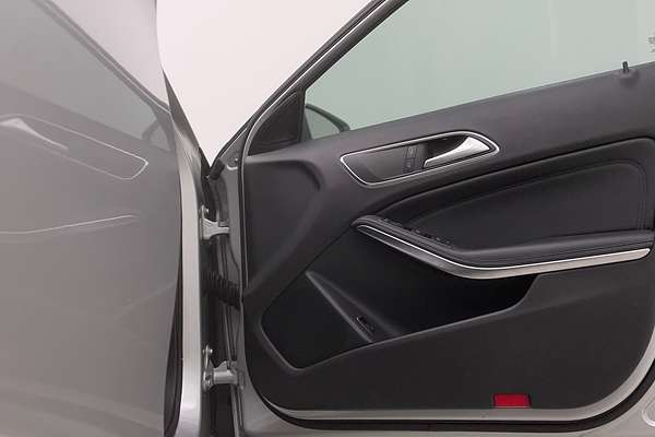 2017 Mercedes-Benz GLA-Class GLA180 X156