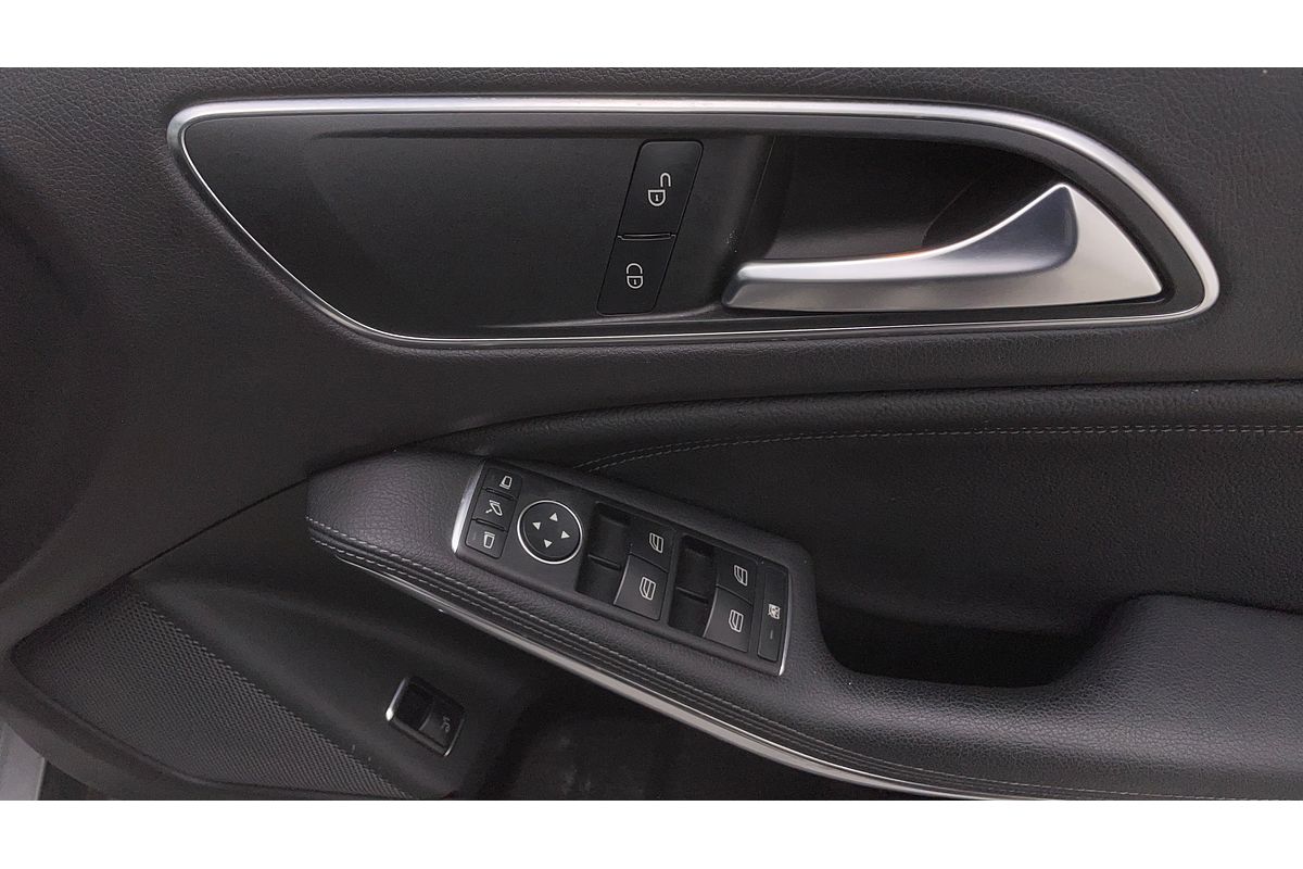 2017 Mercedes-Benz GLA-Class GLA180 X156
