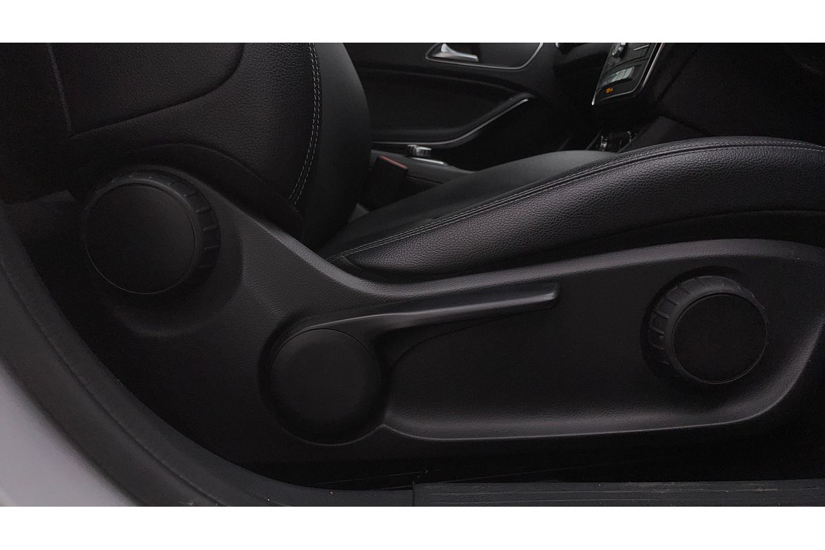 2017 Mercedes-Benz GLA-Class GLA180 X156