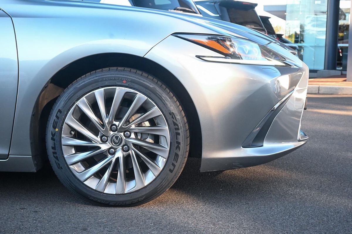2019 Lexus ES ES300h Sports Luxury AXZH10R