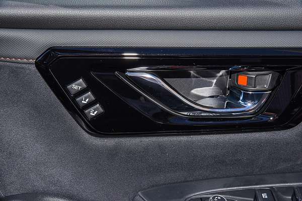 2025 Subaru Forester Hybrid Touring S6