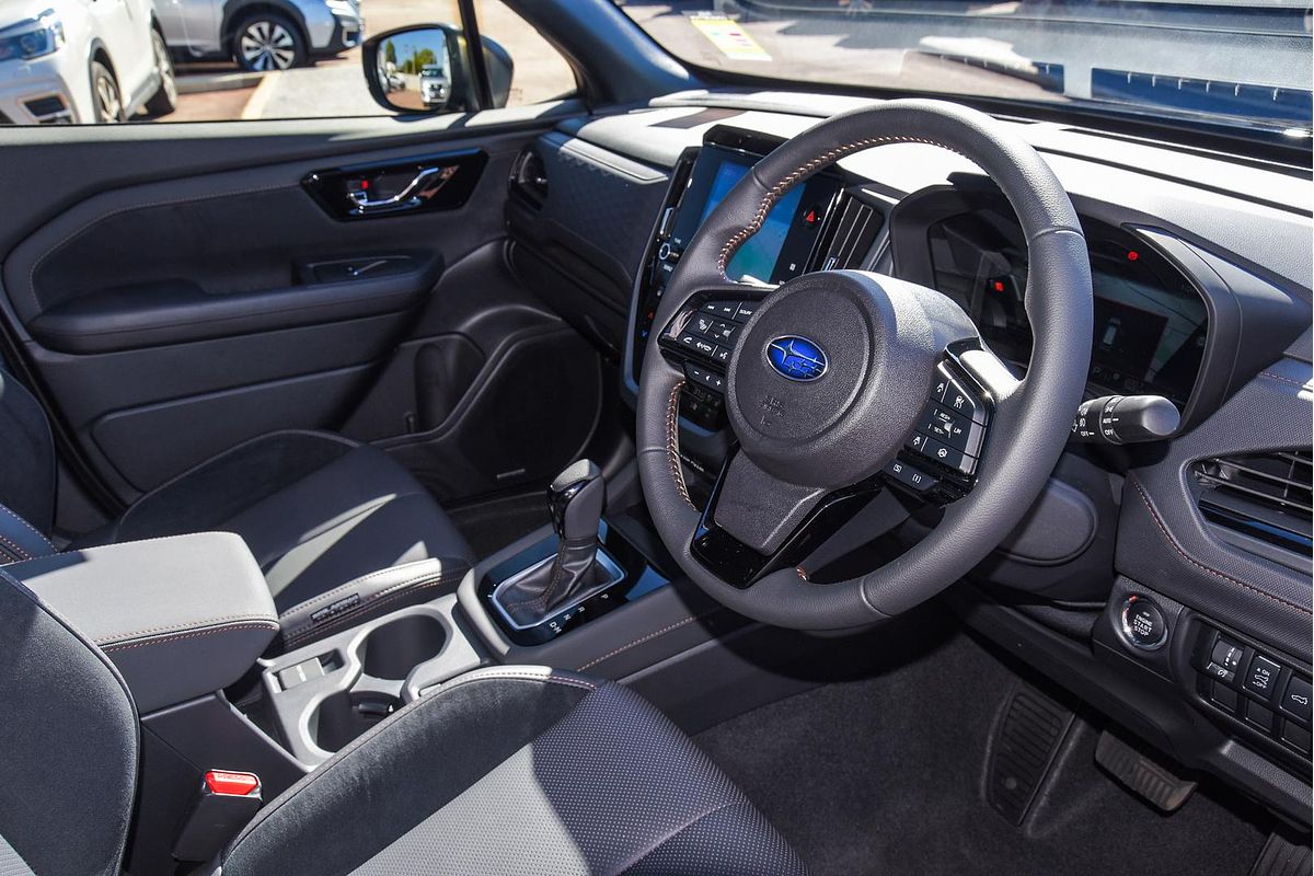 2025 Subaru Forester Hybrid Touring S6