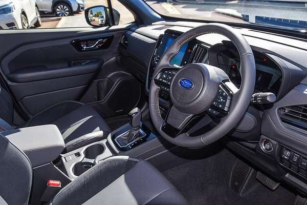 2025 Subaru Forester Hybrid Touring S6