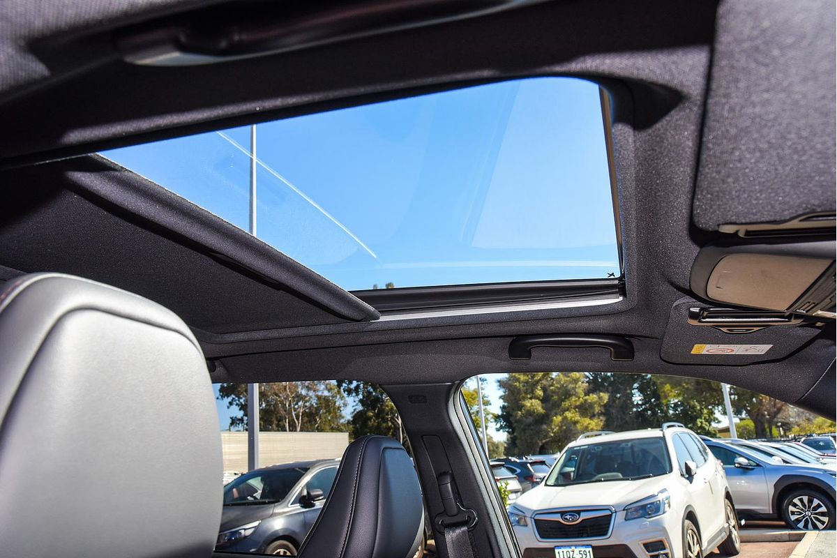 2025 Subaru Forester Hybrid Touring S6