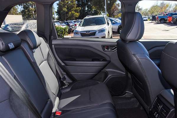 2025 Subaru Forester Hybrid Touring S6