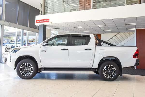 2024 Toyota Hilux SR5 GUN126R 4X4
