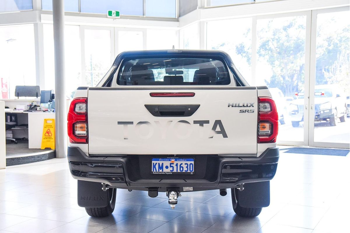 2024 Toyota Hilux SR5 GUN126R 4X4