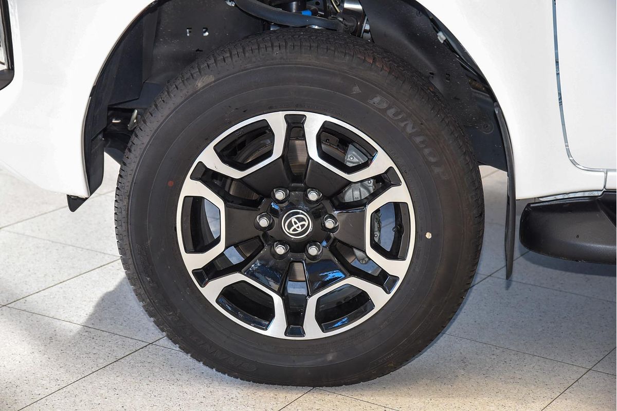 2024 Toyota Hilux SR5 GUN126R 4X4