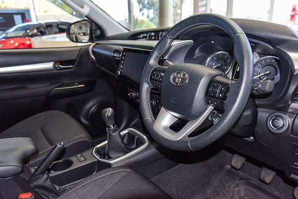 2024 Toyota Hilux SR5 GUN126R 4X4