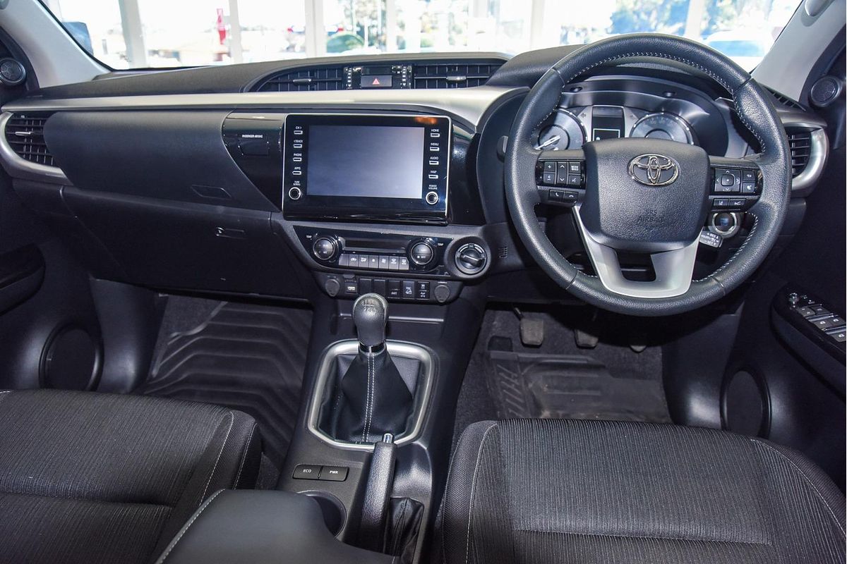 2024 Toyota Hilux SR5 GUN126R 4X4