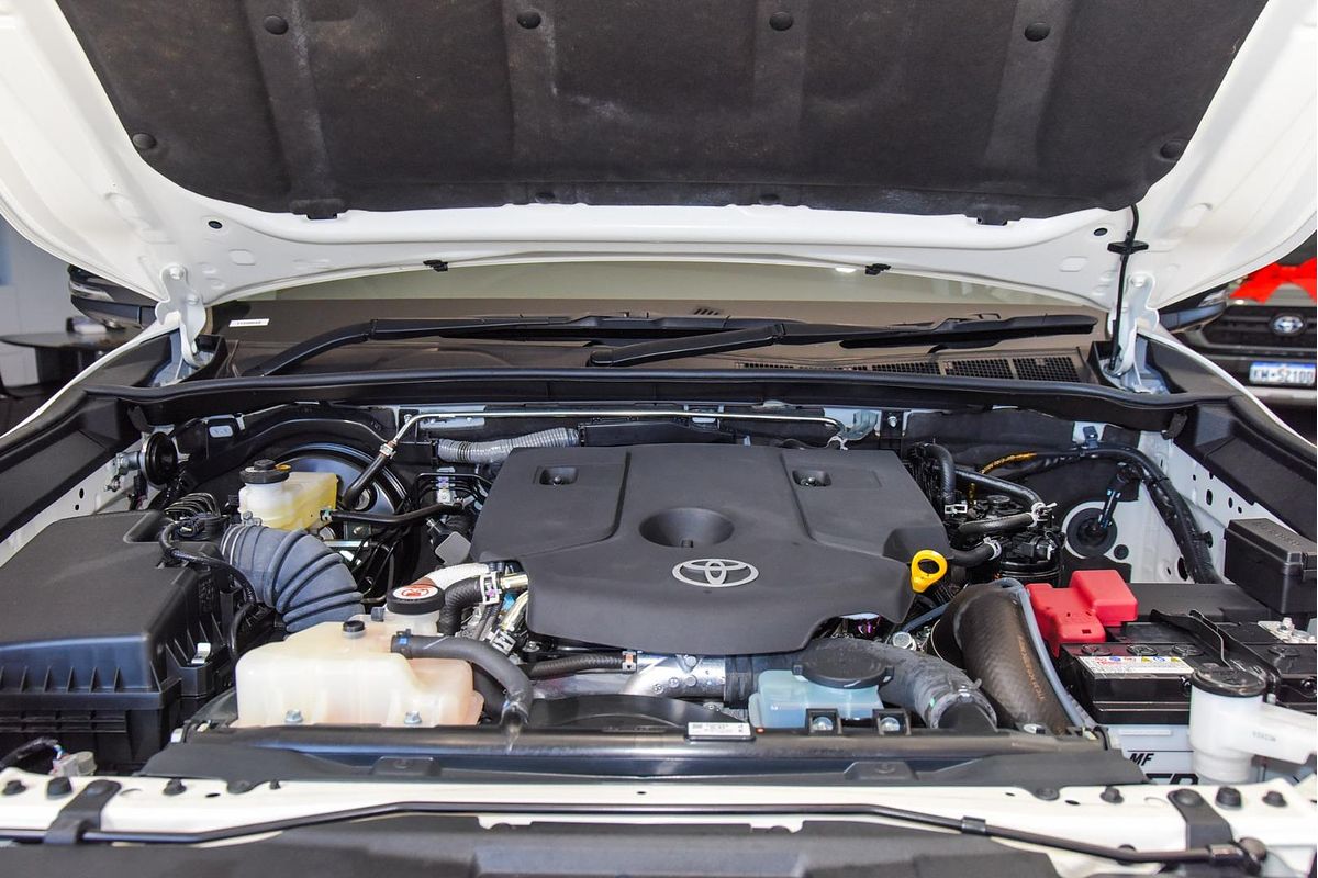 2024 Toyota Hilux SR5 GUN126R 4X4