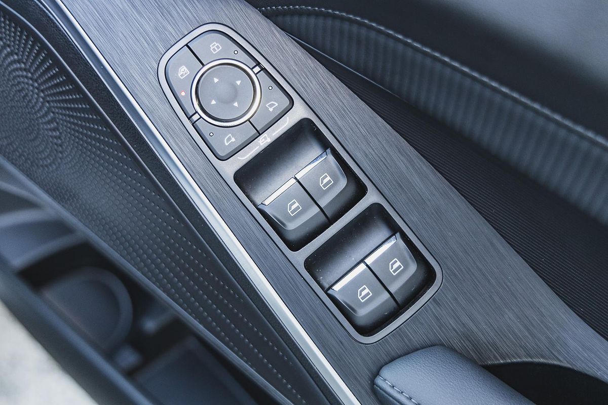 2025 GWM Haval H6 Lux Hybrid B01