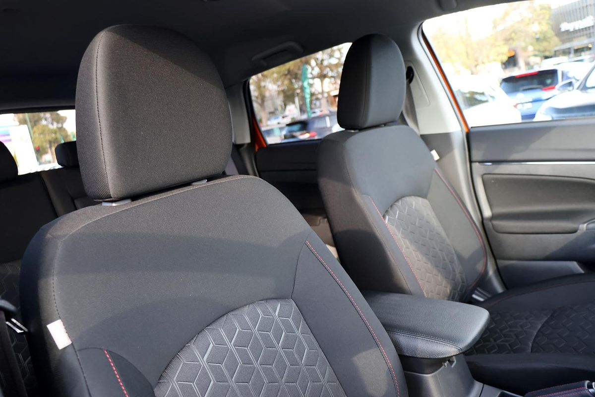 2025 Mitsubishi ASX MR XD
