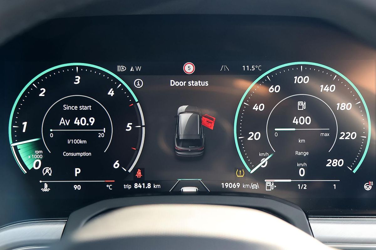 2024 Volkswagen Touareg 210TDI R-Line RC