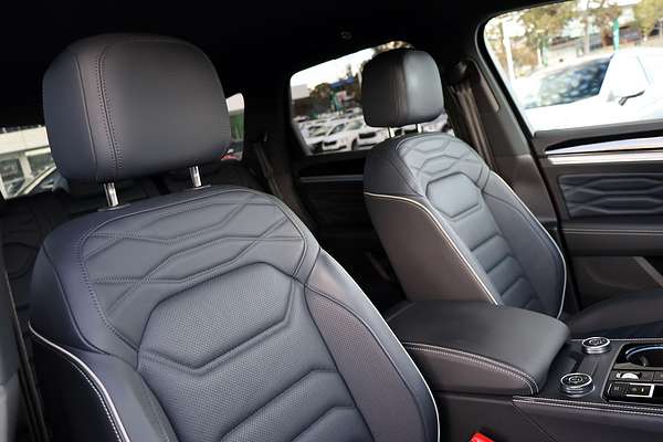 2024 Volkswagen Touareg 210TDI R-Line RC