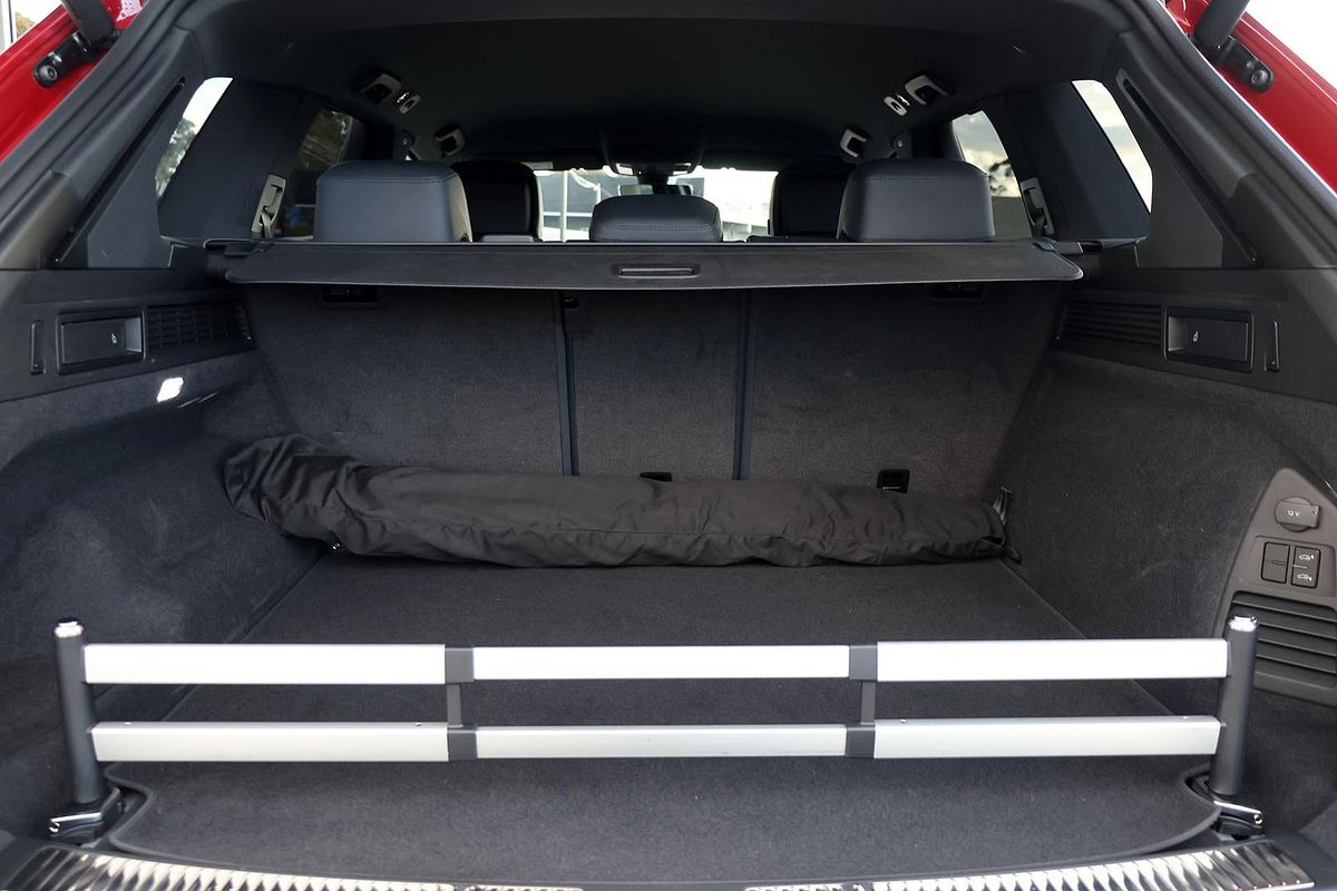 2024 Volkswagen Touareg 210TDI R-Line RC