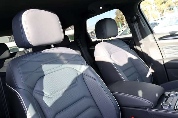 2024 Volkswagen Touareg 210TDI R-Line RC