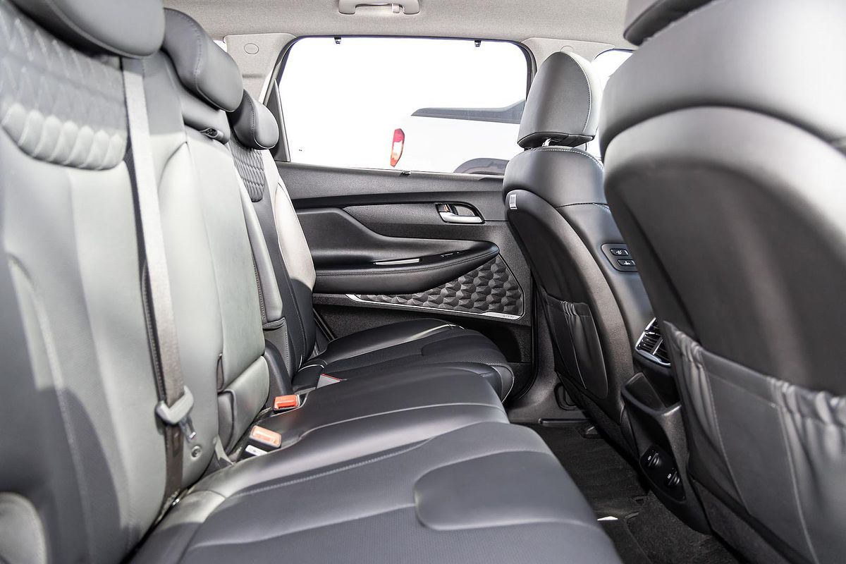 2020 Hyundai Santa Fe Highlander TM.2