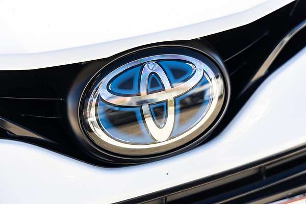 2023 Toyota Camry Ascent AXVH70R
