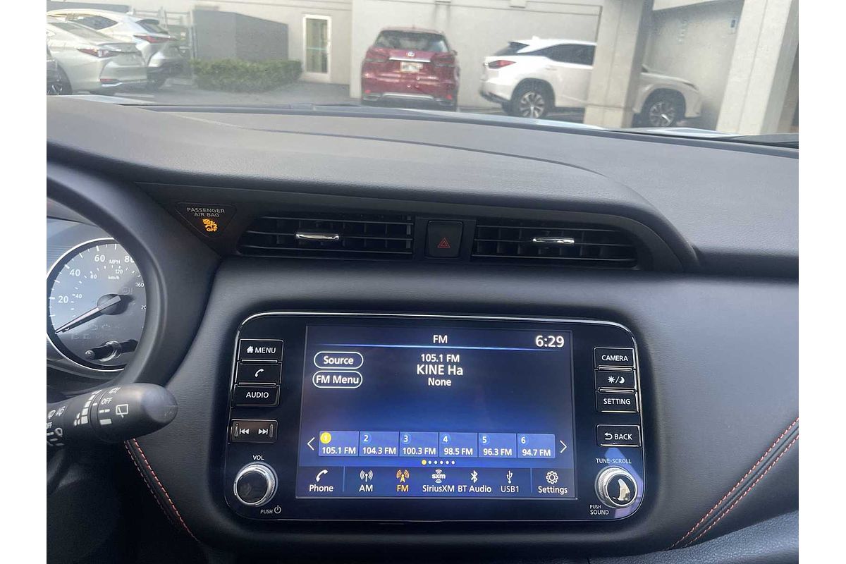 2023 Nissan Kicks SR
