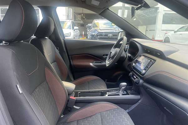 2023 Nissan Kicks SR