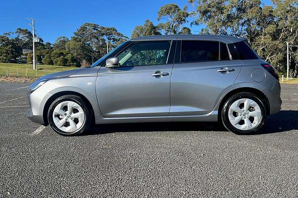 2024 Suzuki Swift Hybrid UZ