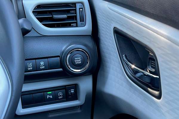 2024 Suzuki Swift Hybrid UZ