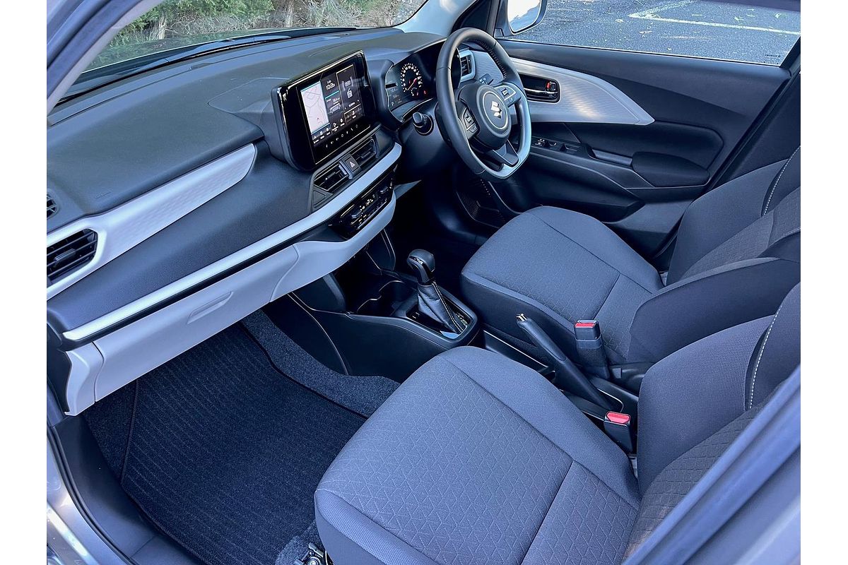 2024 Suzuki Swift Hybrid UZ