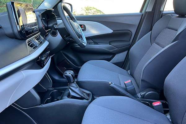 2024 Suzuki Swift Hybrid UZ