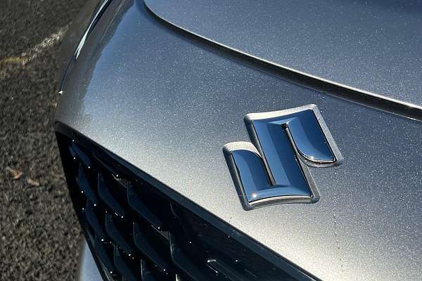 2024 Suzuki Swift Hybrid UZ