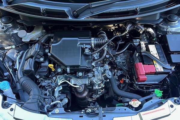 2024 Suzuki Swift Hybrid UZ