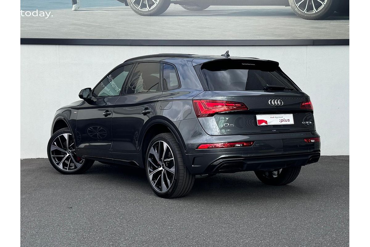 2025 Audi Q5 55 TFSI e S line FY