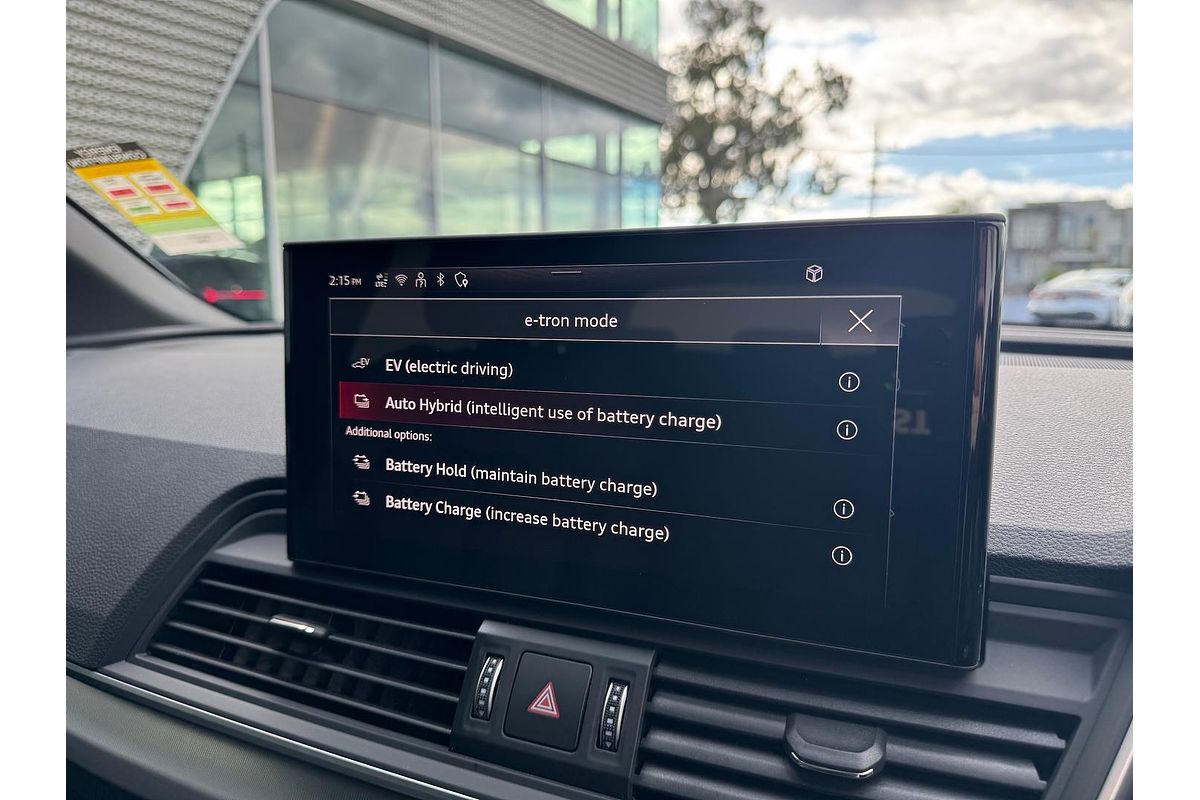 2025 Audi Q5 55 TFSI e S line FY