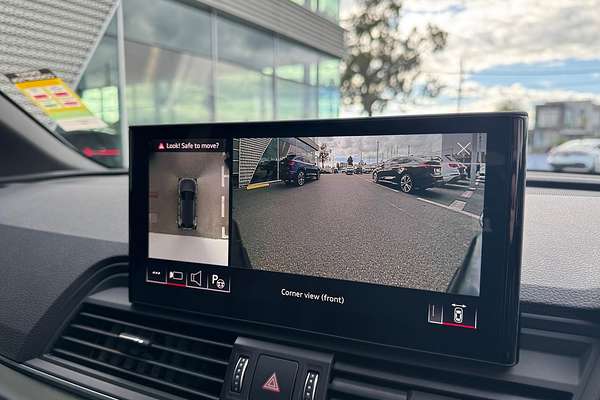 2025 Audi Q5 55 TFSI e S line FY