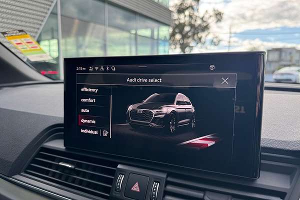 2025 Audi Q5 55 TFSI e S line FY