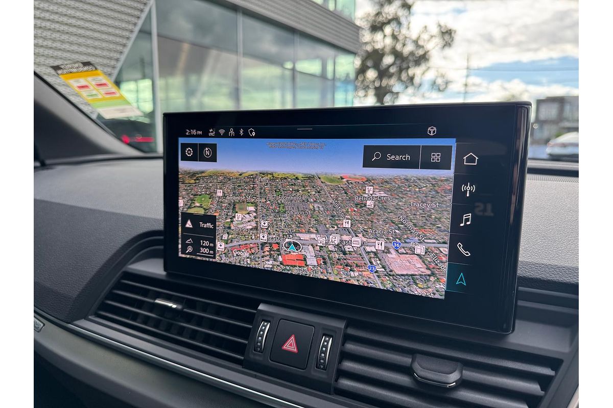 2025 Audi Q5 55 TFSI e S line FY